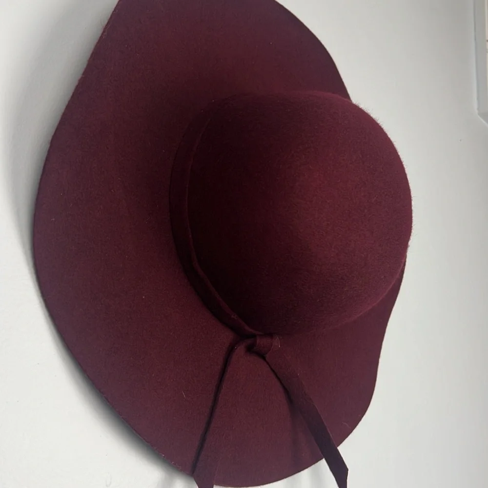 The Hatter Company wide brimmed women’s burgundy felted hat